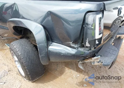 2004 GMC Sierra 2500Hd Sle from USA, damaged, VIN 1GTHC29U44E358741